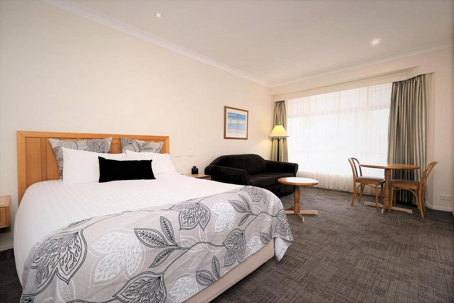 Federation Queen Room,1654294711:JPEG